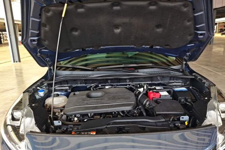 Used Ford Escape 2020 EcoBoost 245 Two-Wheel-Drive Comfort Edition Engine Bay