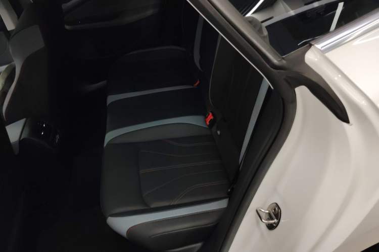 Used Volkswagen Lamando 2024 Lavida L 280TSI DSG Cool & Spicy Edition
