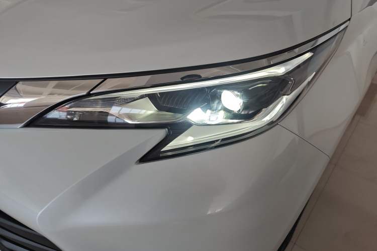 Used Toyota SIENNA 2024 2.5L Hybrid Comfort Edition