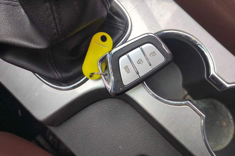 Used JAC T8 2019 2.0T Explorer Edition Two-Wheel Drive Prestige Trim with Standard Double Cabin HFC4DB2-1D
