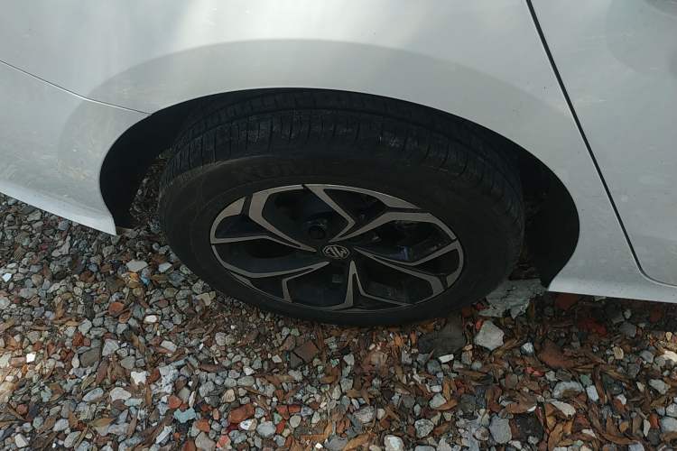 Used MG 5 2023 180 DVVT CVT Luxury Edition
