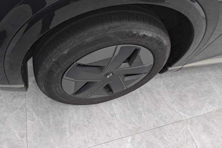 Used ONVO Luxeed L90 2025 Model—Max Six-Seater Version
