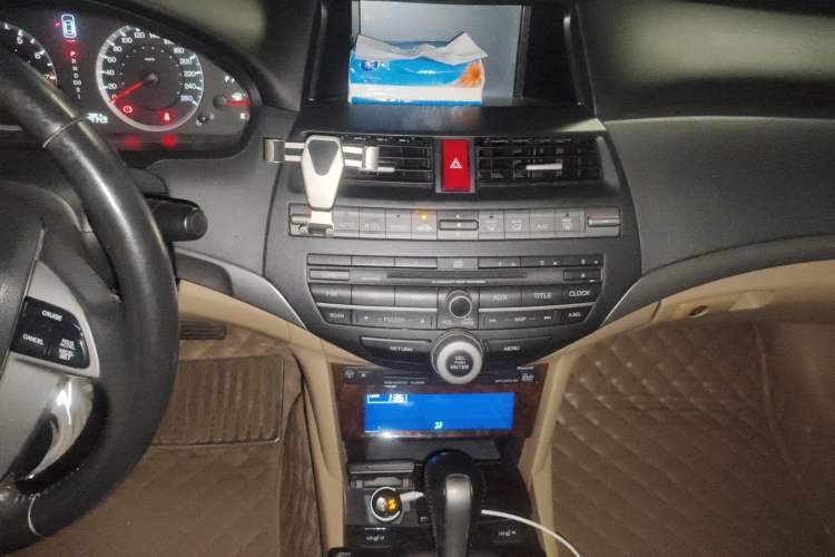 Used Honda Accord 2010 2.0L EX Audio And AC Panel