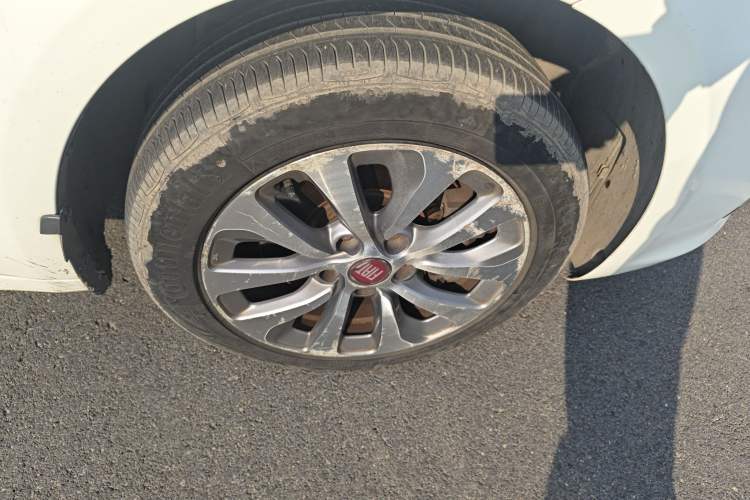 Used Fiat Viaggio 2014 1.4T Manual Jingxiang Edition Right Front Wheel Hub