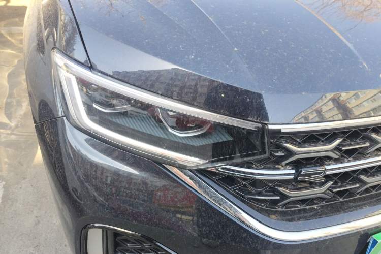 Used Volkswagen Tayron X 2023 330TSI Two-Wheel-Drive Flagship Smart Edition Right Front Headlight