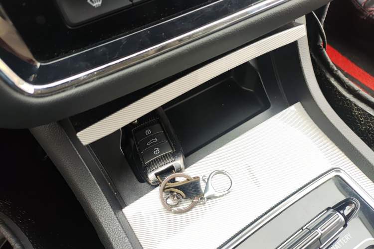 Used Roewe i6 New Energy 2017 45T Hybrid Connect & Smart Enjoyment Edition