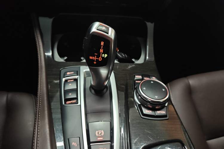 Used BMW 5 Series 2014 525Li Luxury Design Package