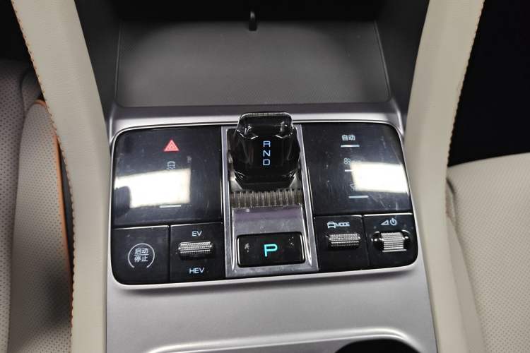 Used BYD Song PLUS New Energy 2023 Champion Edition DM-i 110KM Flagship PLUS Gear Lever