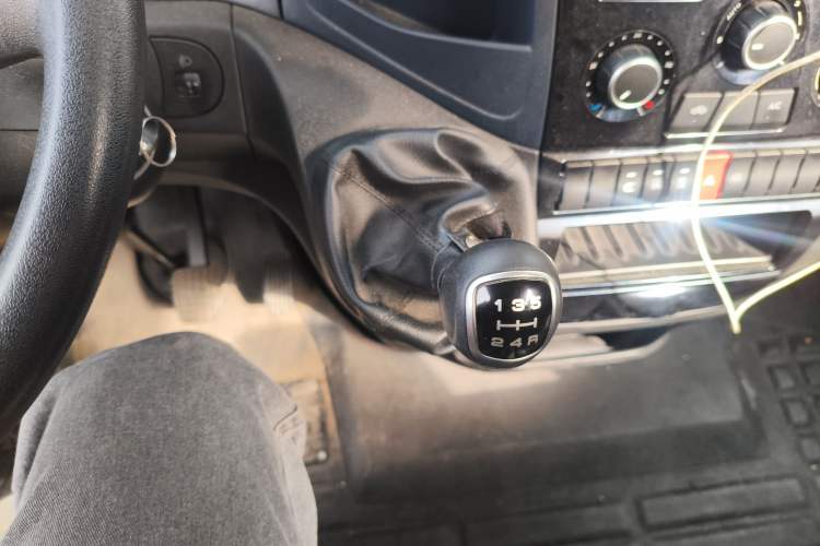 Used Iveco Eurocargo 2021 2.0T Manual Super-Rui Short Wheelbase High-Roof Side-Sliding Door F1A