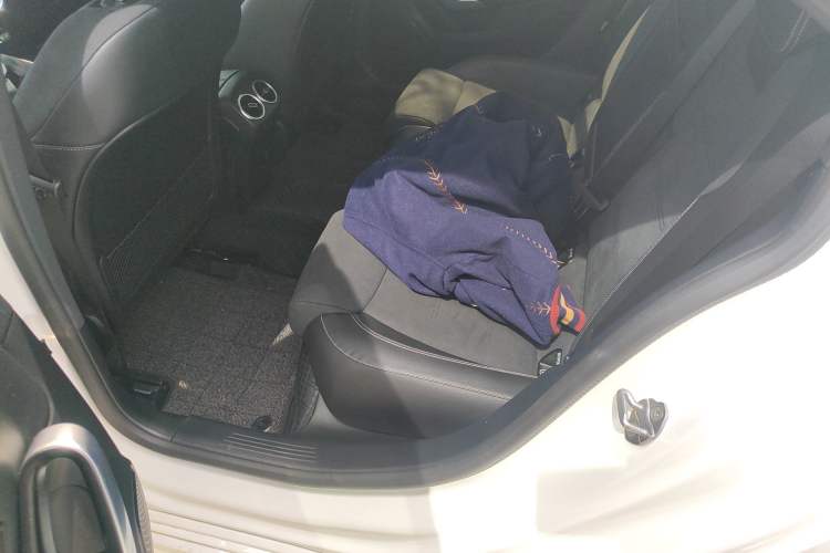 Used Mercedes-Benz A-Class 2022 Revised Version A 200 L Sport Sedan Fashionable Style Left Rear Seat