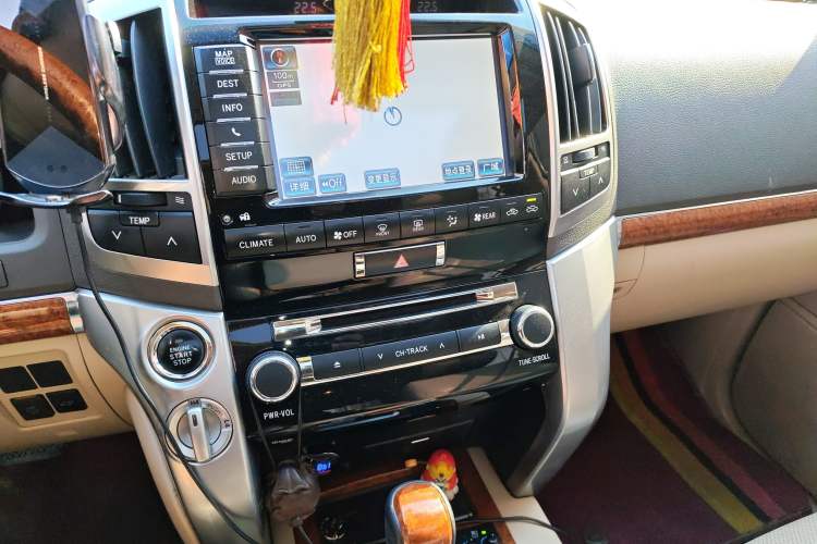 Used Toyota Land Cruiser 2012 4.6L Automatic VX-R
