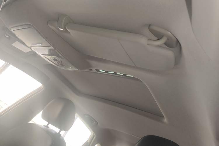 Used Roewe i6 2019 PLUS 1.6L CVT 4G Connected Luxury Deluxe Edition Headliner