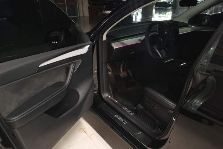 Used Tesla Model Y 2023 Rear-Wheel-Drive Version