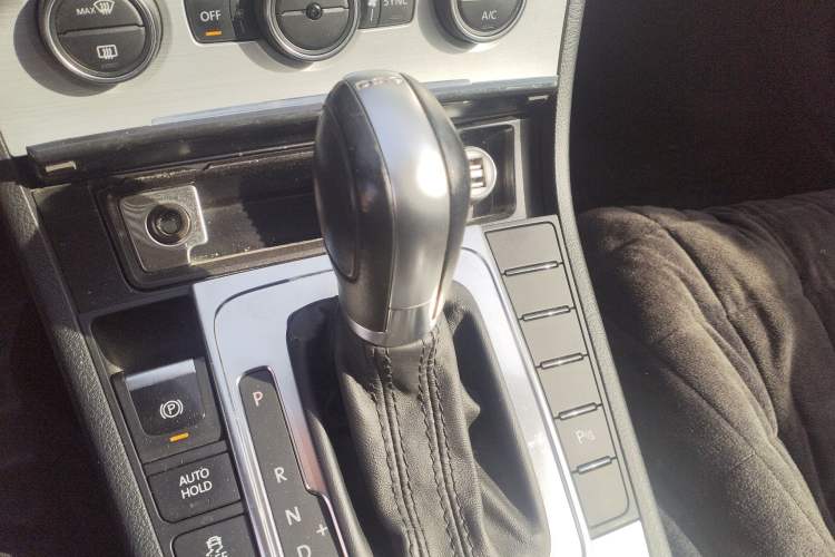 Used Volkswagen Magotan 2015 1.8TSI Advanced Model Gear Lever