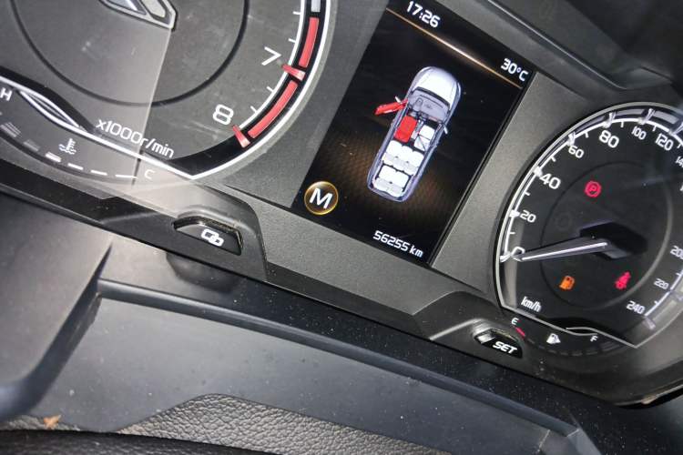 Used Geely Auto Jiajie 2019 1.5TD Manual Comfort Model Odometer Close Up