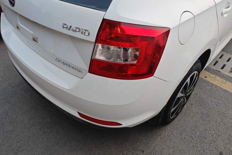 Used Skoda Rapid Spaceback 2016 Revised Version 1.4L Manual Front-Drive Edition
