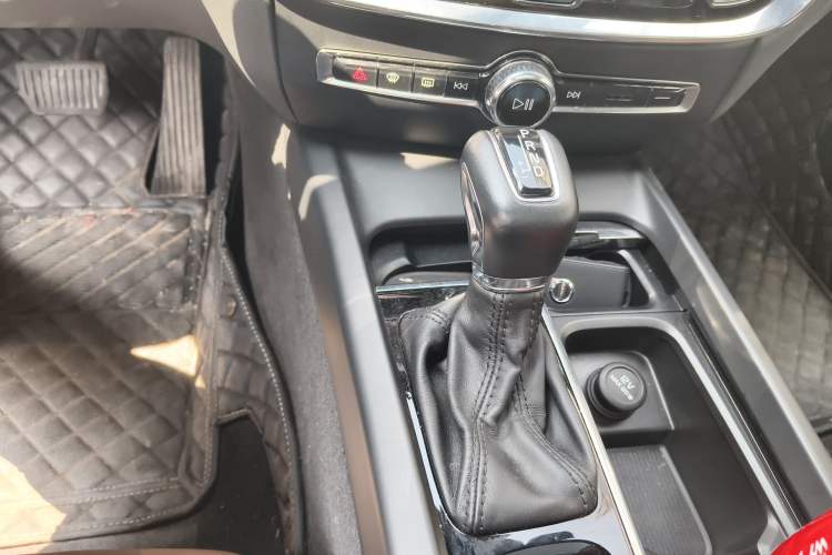 Used Volvo S60 2020 T4 Zhiyi Luxury Edition
