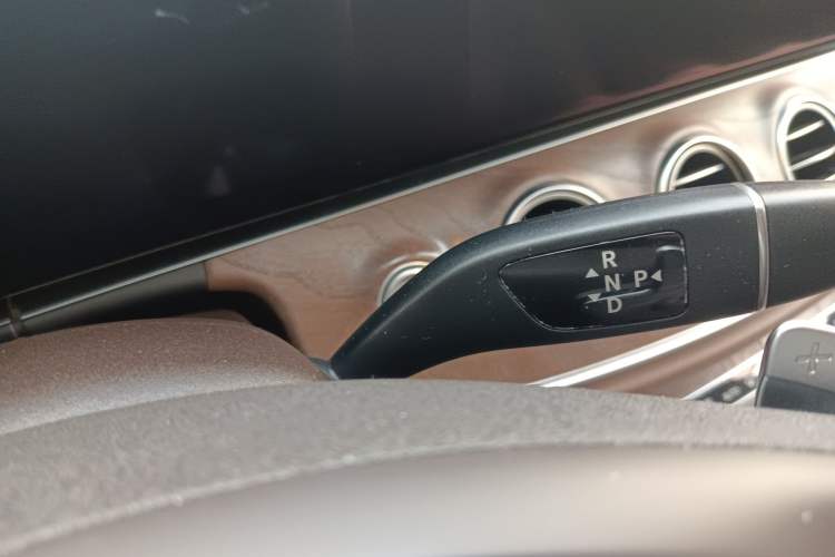 Used Mercedes-Benz E-Class 2018 Facelift E 300 L Luxury Edition
