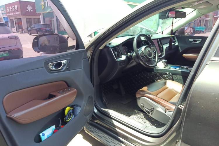 Used Volvo XC60 2020 T5 4x4 Zhiyi Luxury Edition
