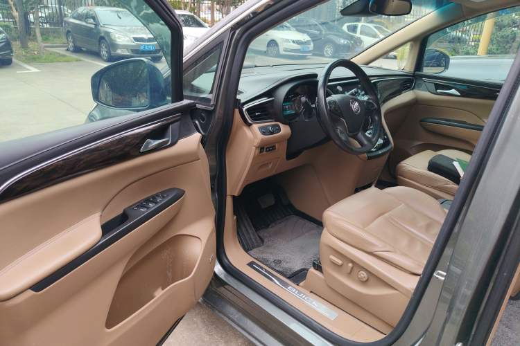 Used Buick GL8 2017 ES 28T Flagship Model China V Standard
