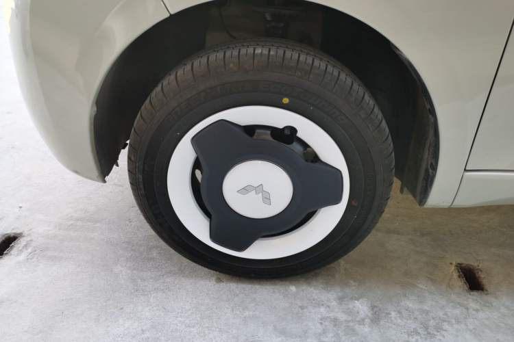Used Wuling Hongguang MINIEV 2024 3rd Generation 215km Youth Edition Left Front Wheel Hub