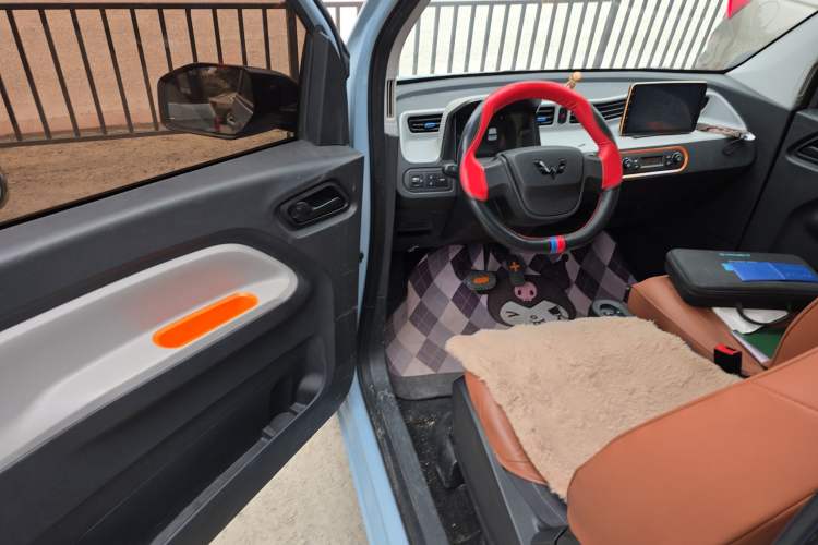 Used Wuling Hongguang MINIEV 2021 Macaron Fashion Model Lithium Iron Phosphate
