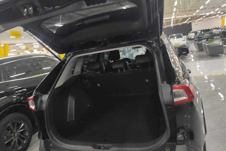 Used Toyota Wildlander 2022 Updated Version 2.0L CVT Two-Wheel Drive Leading Edition Trunk