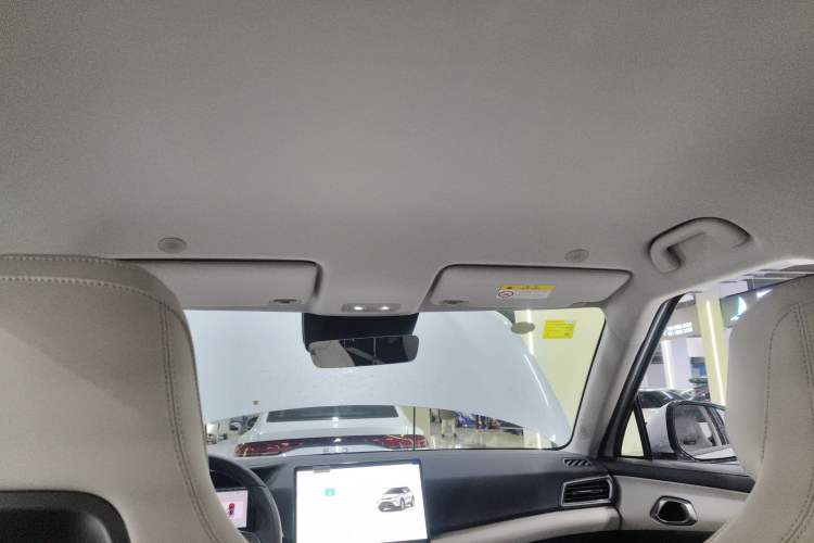 Used BYD Yuan UP 2025 Intelligent Driving Version 401 km Leading Edition