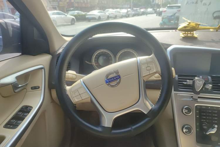 Used Volvo XC60 2012 T5 Comfort Edition Steering Wheel