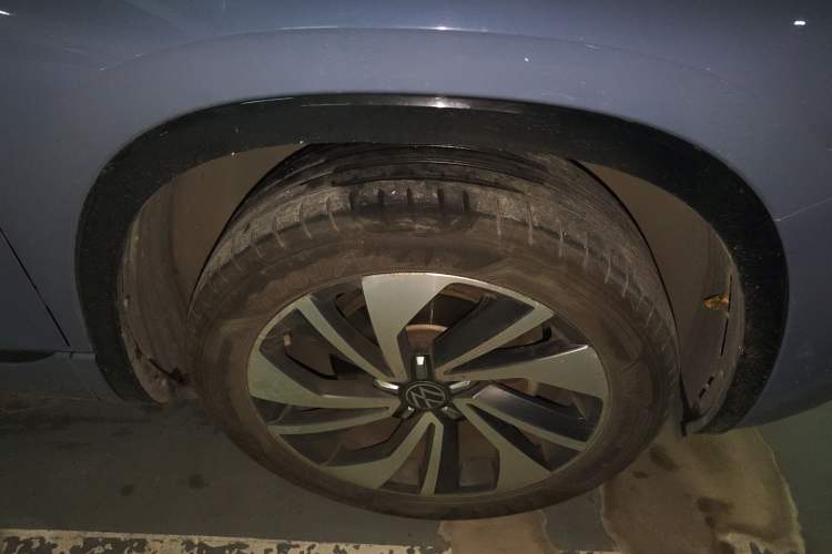 Used Volkswagen Tayron X 2020 330TSI Two-Wheel Drive Flagship Smart Connectivity Version Right Front Wheel Hub