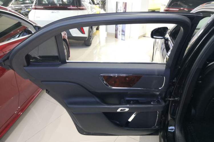 Used Lincoln Continental 2019 2.0T Two-Wheel Drive Luxury Edition China VI Standard