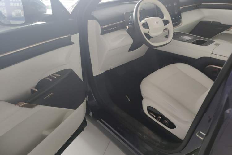 Used Dongfeng eπ eπ008 2024 636Max All-Electric Version 6 Seats