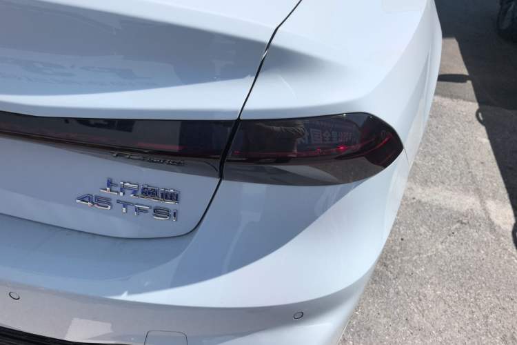 Used Audi A7L 2022 45 TFSI S-line Dream-Chasing Youth Edition Right Rear Taillight