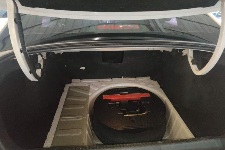 Used Citroen C4 Sega 2016 1.6L Automatic Luxury Model
