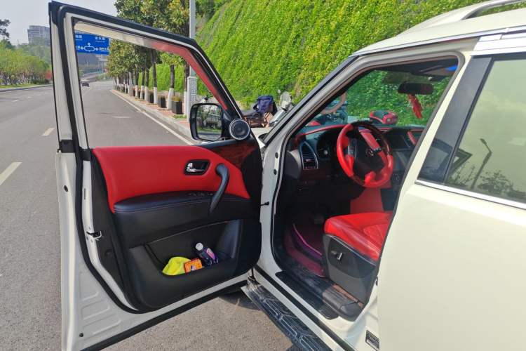 Used Nissan Patrol 2018 4.0L LinkedIn Edition Driver Seat