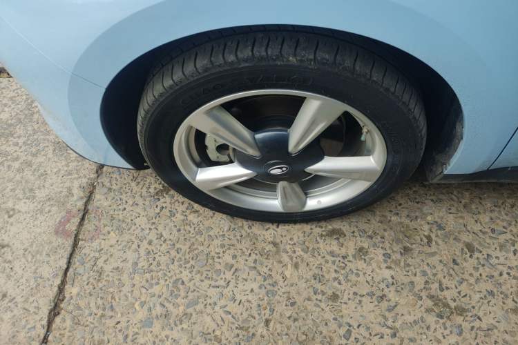 Used ORA Good Cat 2023 401 km Standard Range Luxury Version Lithium Iron Phosphate
