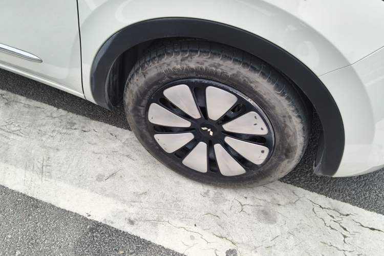 Used Wuling Bingo 2023 333km Enjoy+ Version Right Front Wheel Hub