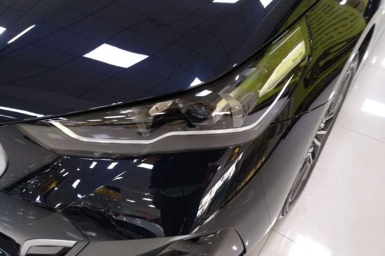 Used BMW i5 2024 eDrive 35L Luxury Model with M Sport Package
