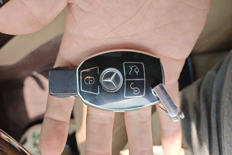 Used Mercedes-Benz S-Class 2012 S 300 L Business-Class Grand Edition Vehicle Key