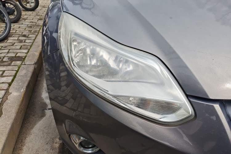 Used Ford Focus 2012 Sedan 1.6L Manual Fashion Edition
