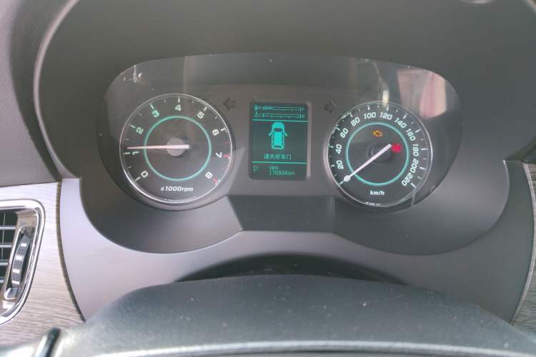 Used JAC Refine M5 2013 2.0T Gasoline Automatic Business Edition