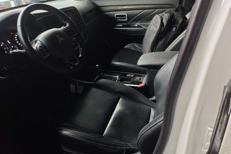 Used Mitsubishi Outlander 2020 2.0L Two-Wheel Drive Enjoyment Version 5 Seats
