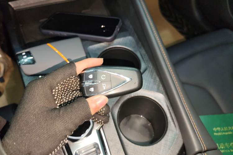 Used Changan UNI-V 2023 1.5T Prestige Model