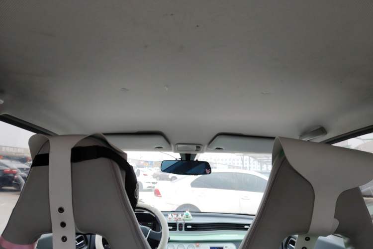 Used Wuling Hongguang MINIEV 2021 Macaron Sandwich Model 120 km Lithium Iron Phosphate