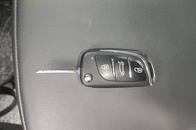 Used Dongfeng Aeolus AX4 2017 1.6L DCT Trendy Style
