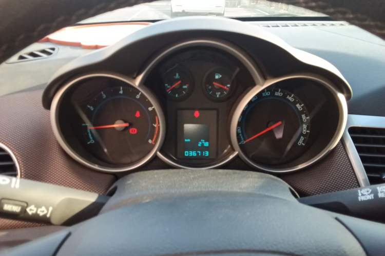 Used Chevrolet Cruze 2013 Hatchback 1.6L Manual Luxury Model Instrument Cluster