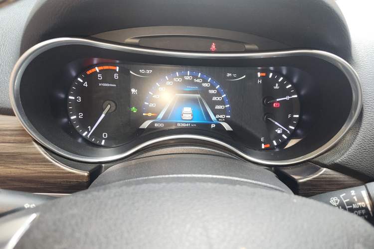 Used Haval H9 2017 2.0T Diesel 4x4 Premium 5-Seater Odometer Close Up