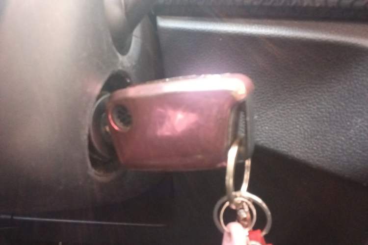 Used Volkswagen Tacqua 2020 1.5L Automatic R-Line Vehicle Key