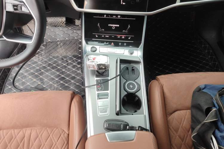Used Audi A7L 2024 45 TFSI quattro Luxury Edition Gear Lever