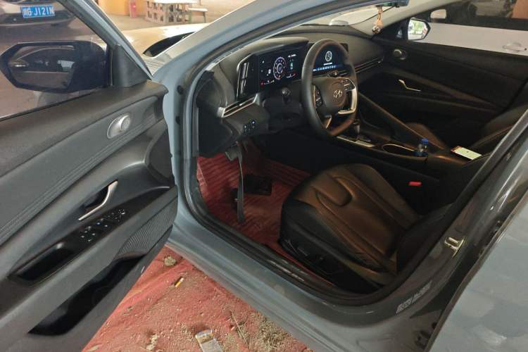 Used Hyundai Elantra 2021 1.5L CVT LUX Prestige Edition